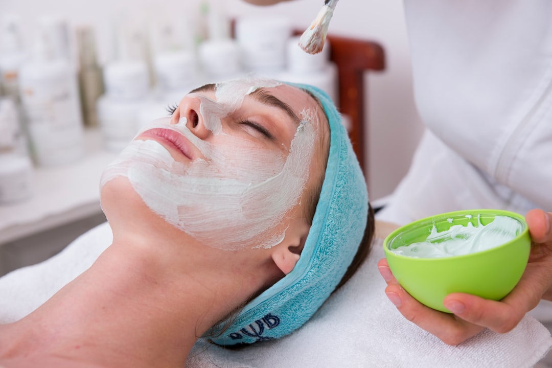 Does Red Light Therapy for Fine Lines - Skifir